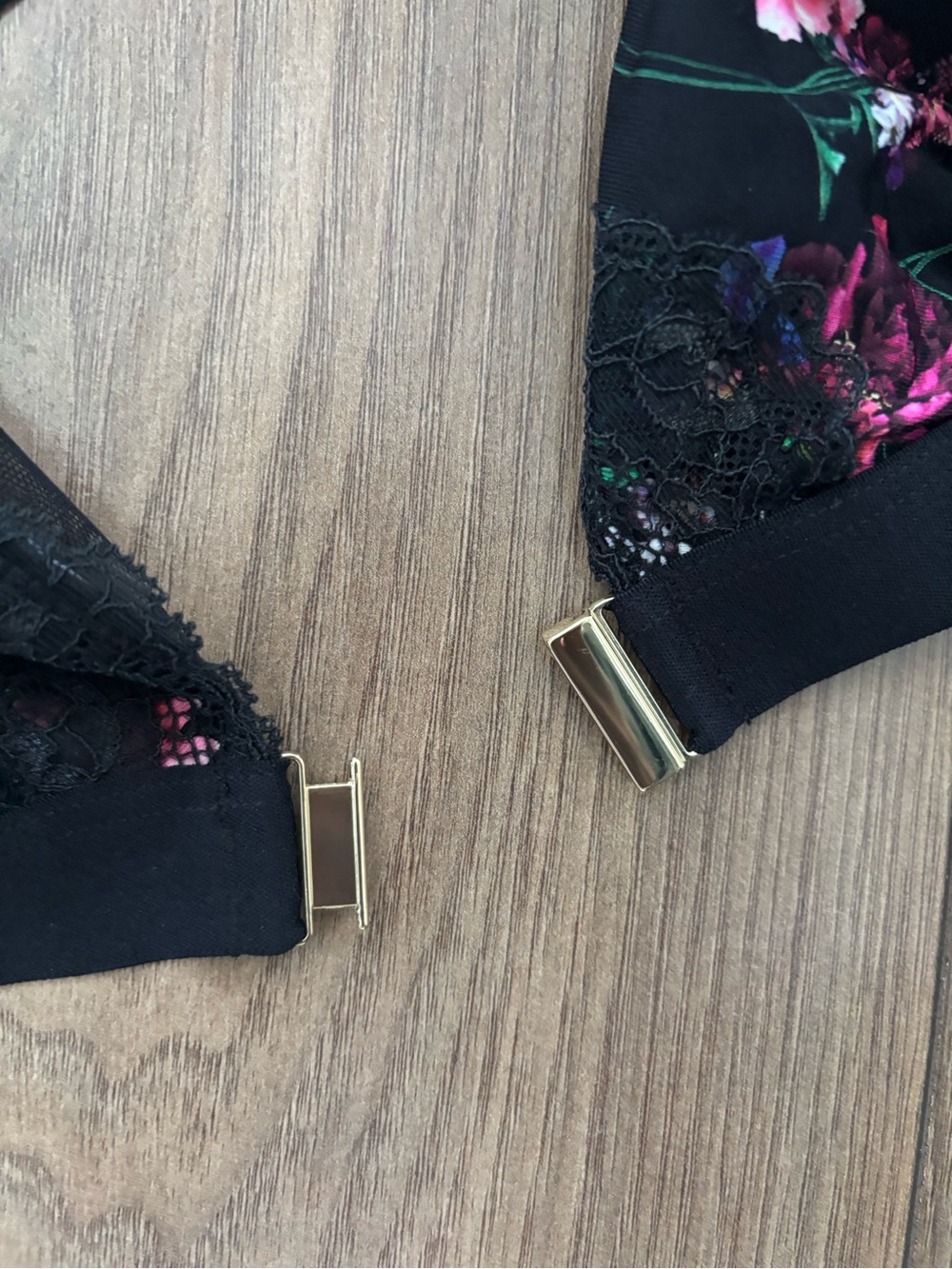 Cacique Floral Printed Front-Close Triangle No-Wire Bra - Picture 6 of 12